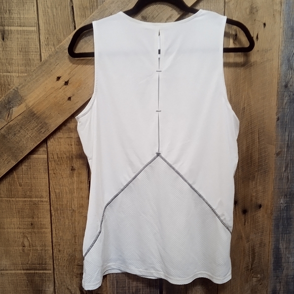 zuda Athletic Tank - Picture 2 of 3